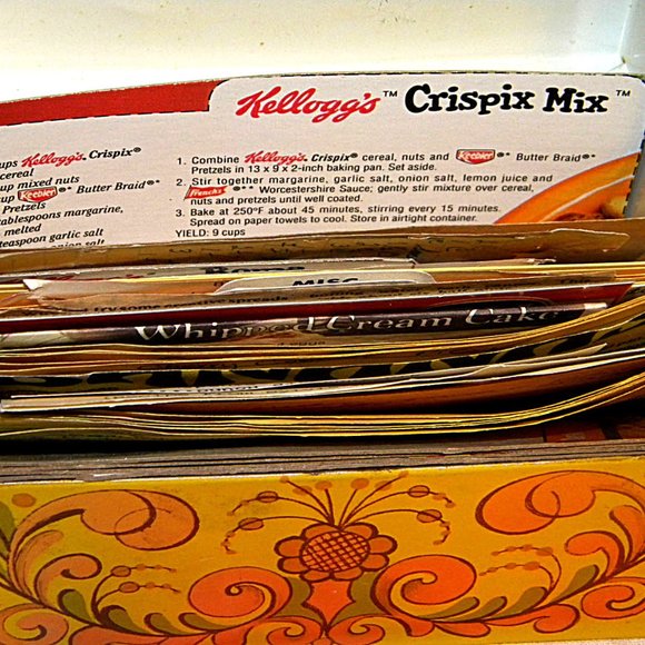 Vintage Avon Yellow Recipe Box with old recipe cards - Picture 2 of 7
